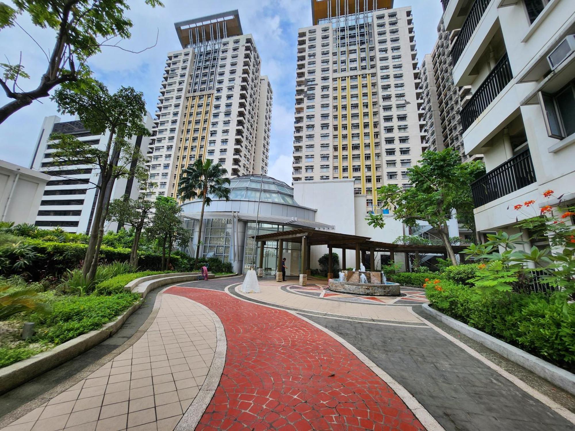 Cubao Manhattan Garden Parkview Quezon Apartment