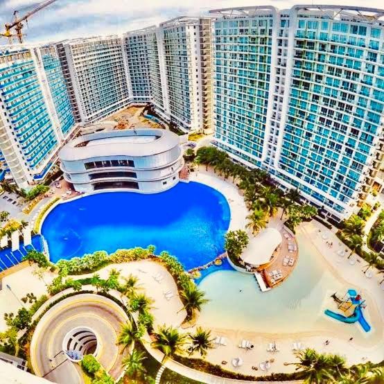 Aparthotel 2br In Azure With Bay View & Laguna De Bay View Paranaque City