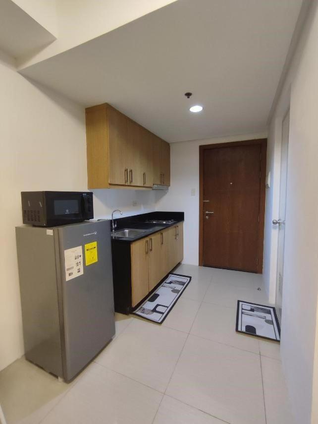 Newly Renovated Shell Residences Mall Of