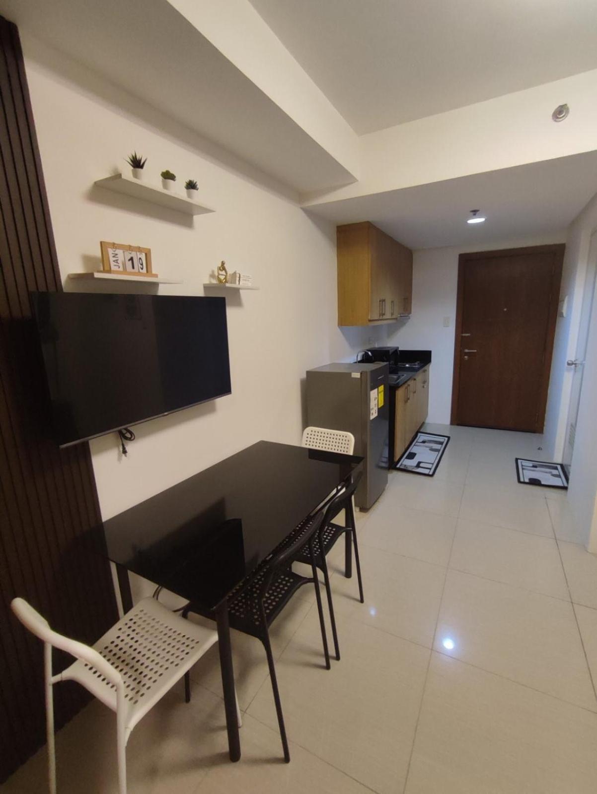 Newly Renovated Shell Residences Mall Of Aparthotel *