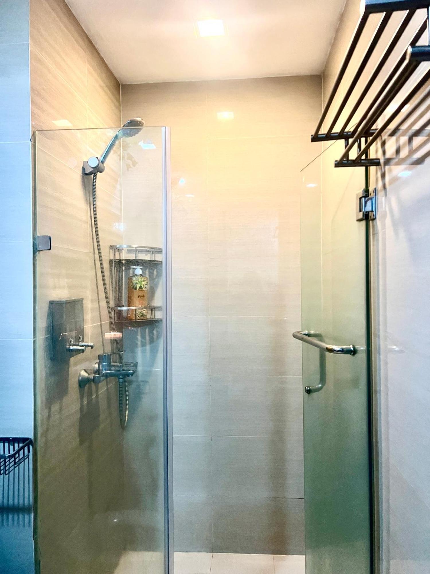 2 Bedroom 81 Newport Unit At Naia Terminal 3 Aparthotel *