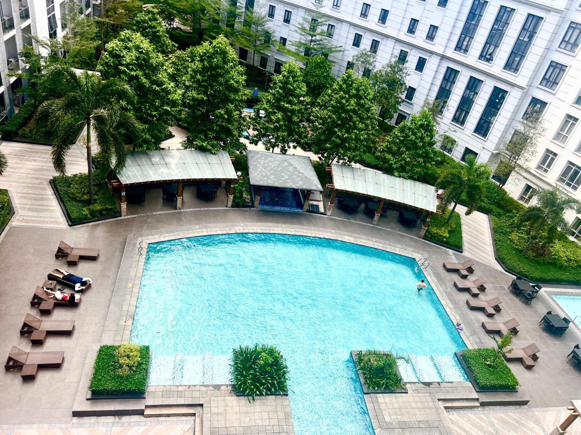 2 Bedroom 81 Newport Unit At Naia Terminal 3