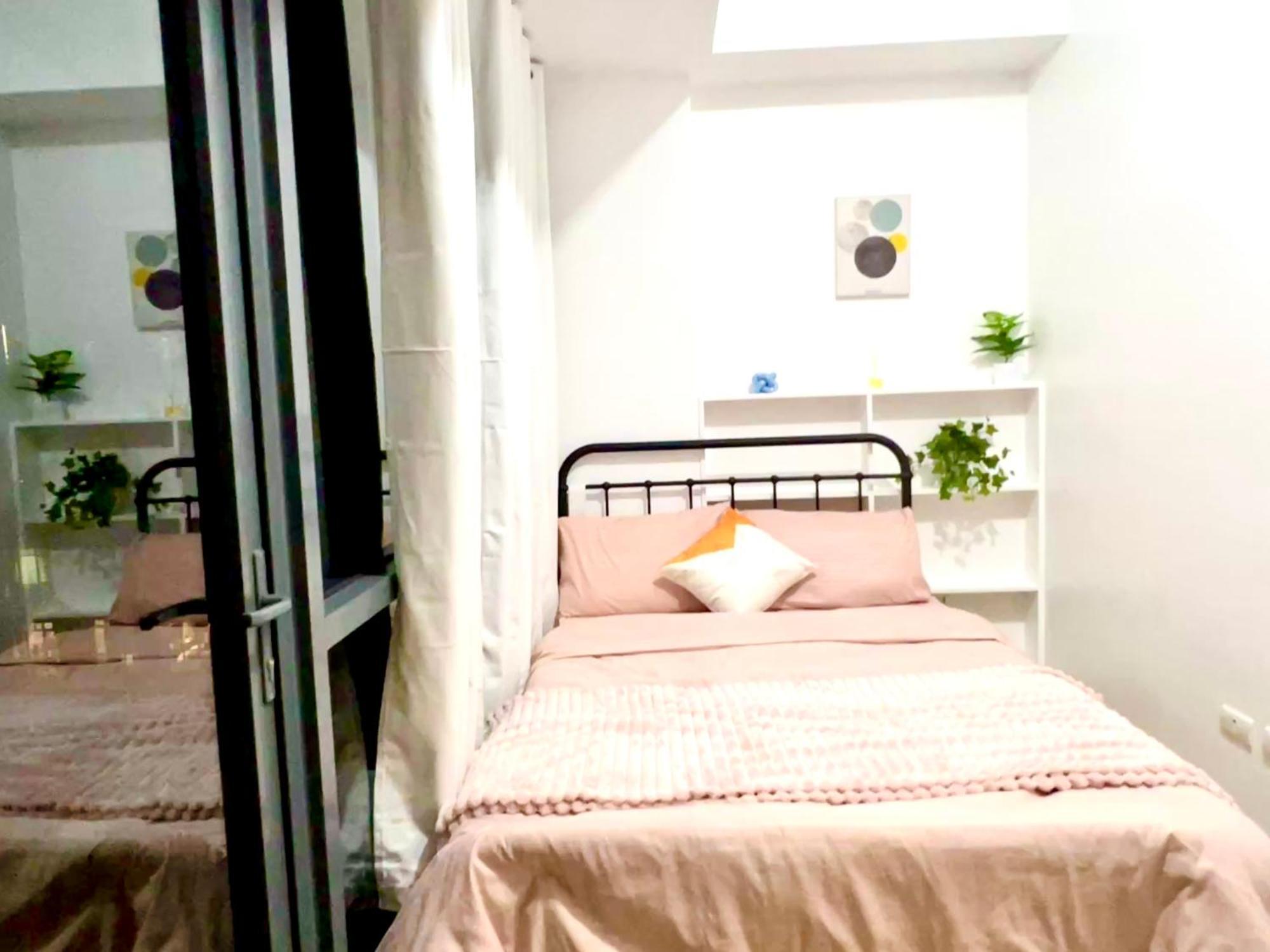 2 Bedroom 81 Newport Unit At Naia Terminal 3 Aparthotel *