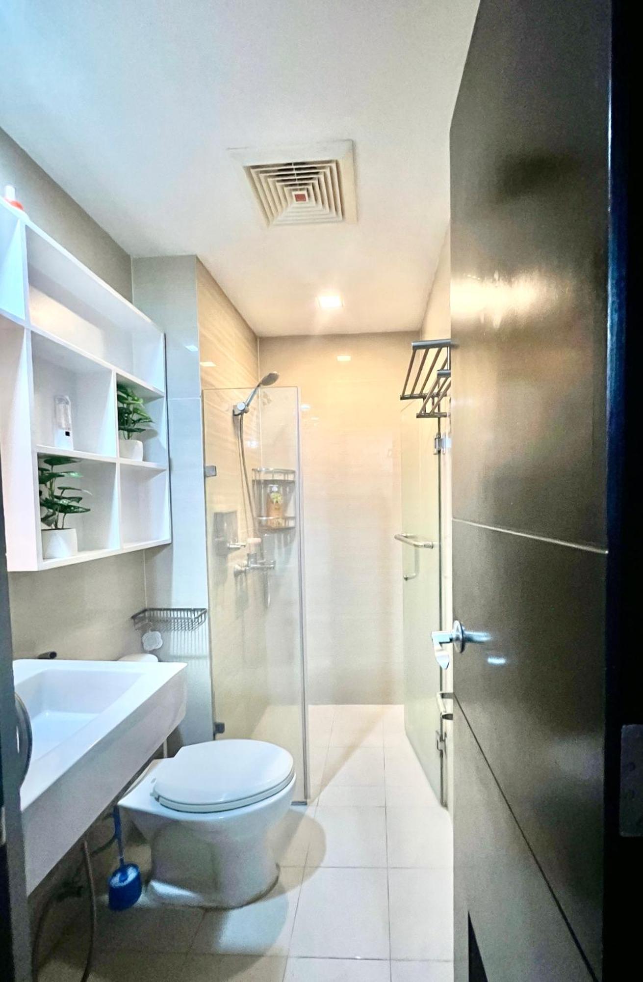2 Bedroom 81 Newport Unit At Naia Terminal 3 Aparthotel Manila
