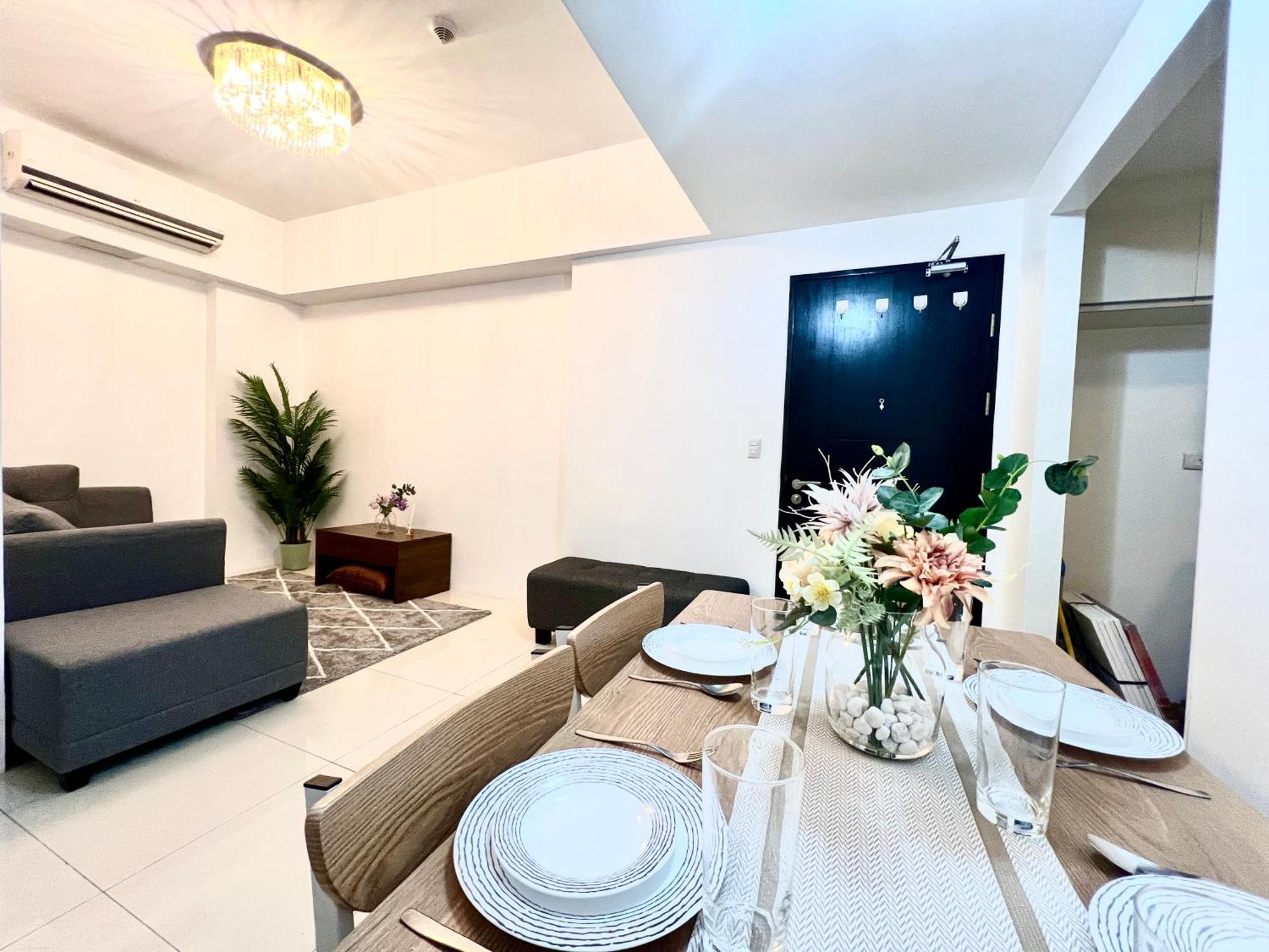 2 Bedroom 81 Newport Unit At Naia Terminal 3