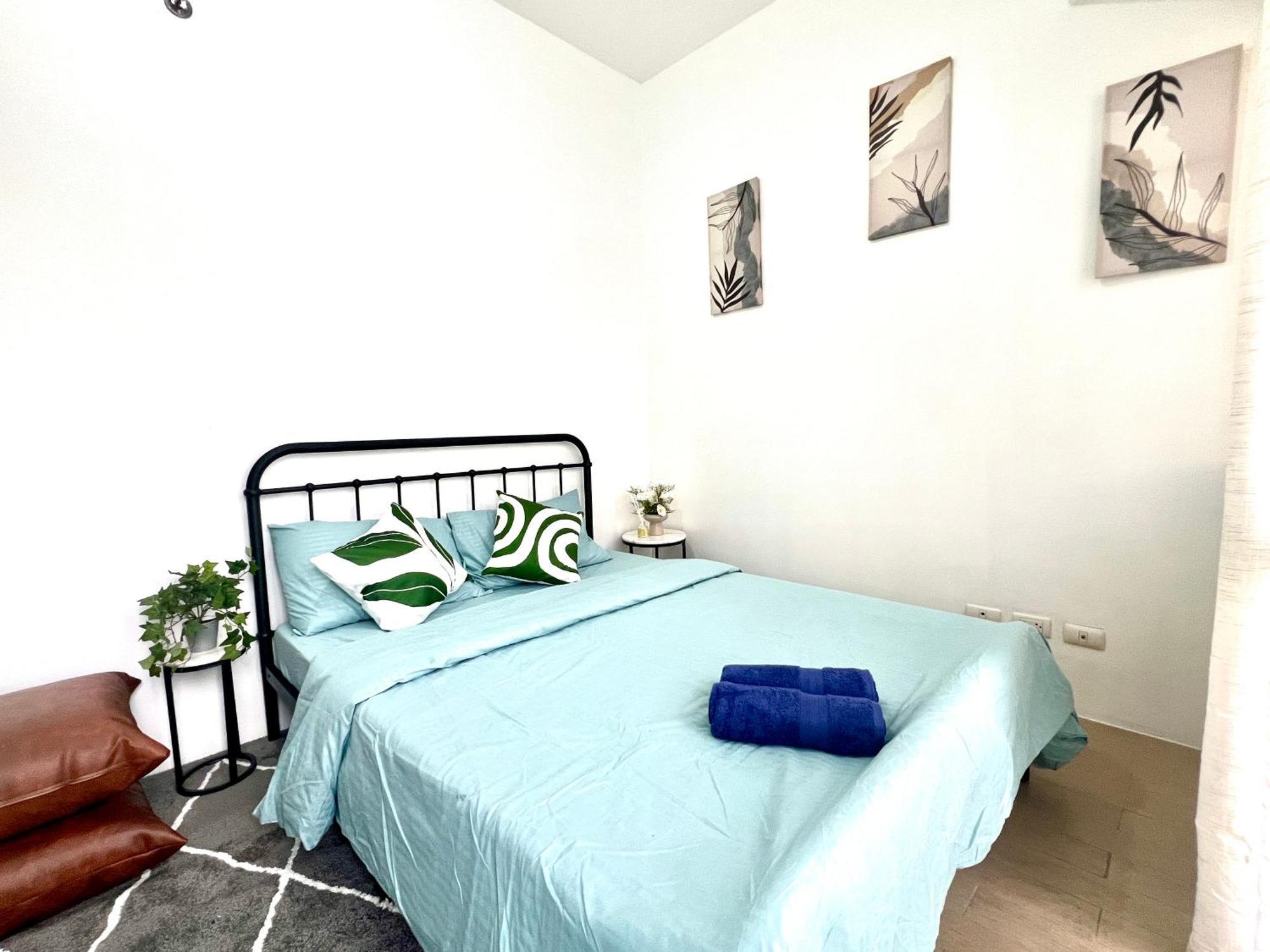 2 Bedroom 81 Newport Unit At Naia Terminal 3 Aparthotel *