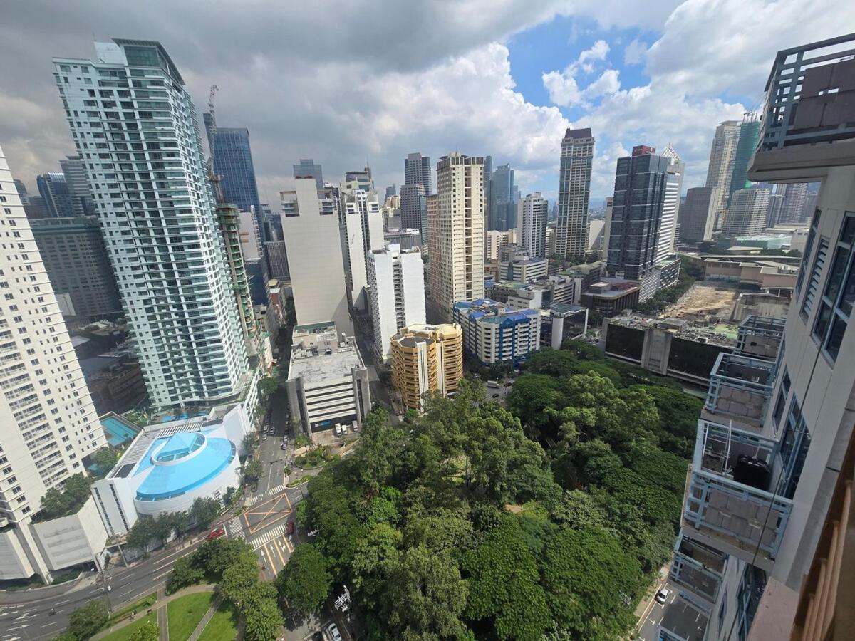 Apartment Kl Tower Cosy With And Park View Manila