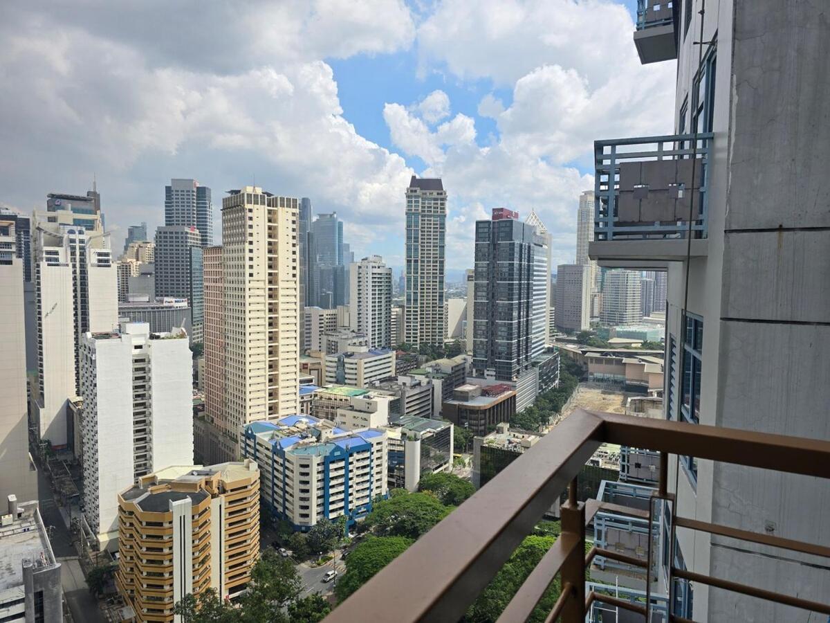 Apartment Kl Tower Cosy With And Park View Manila