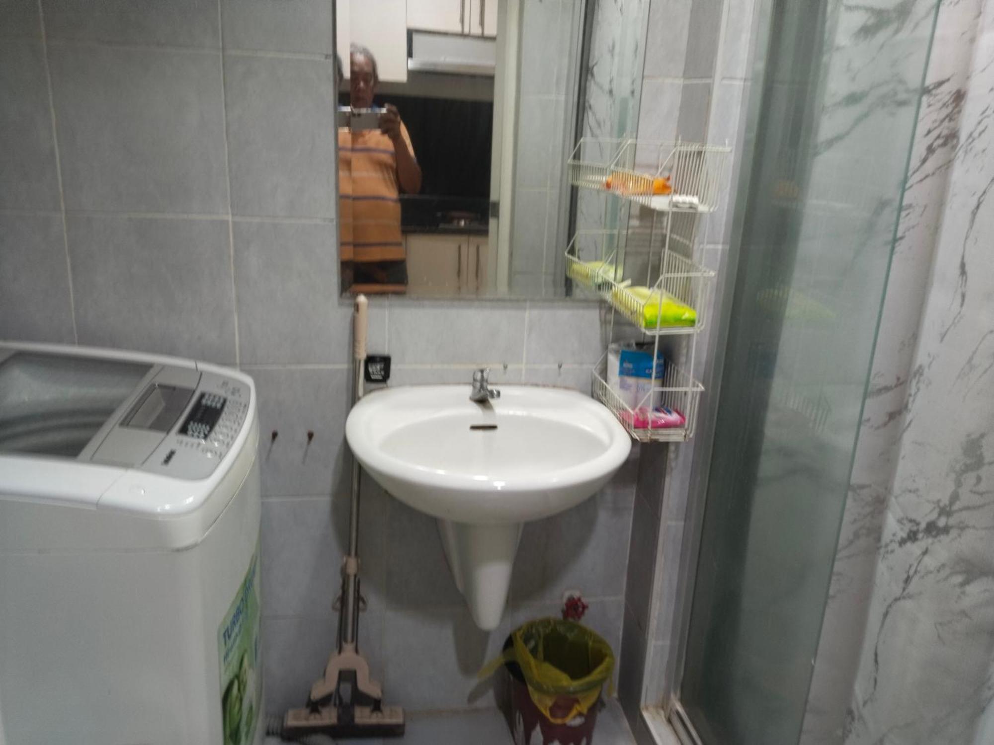 Moa Sea Residences Hostel Manila