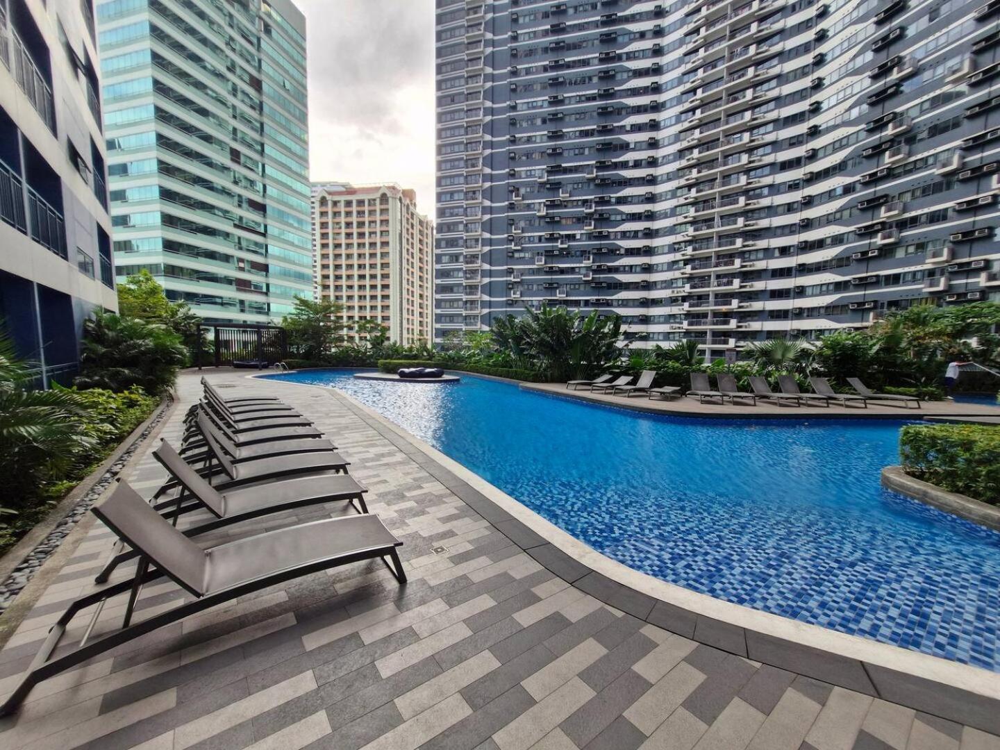 Apartment Air Residences Luxury With Balcony Netflix Wifi *