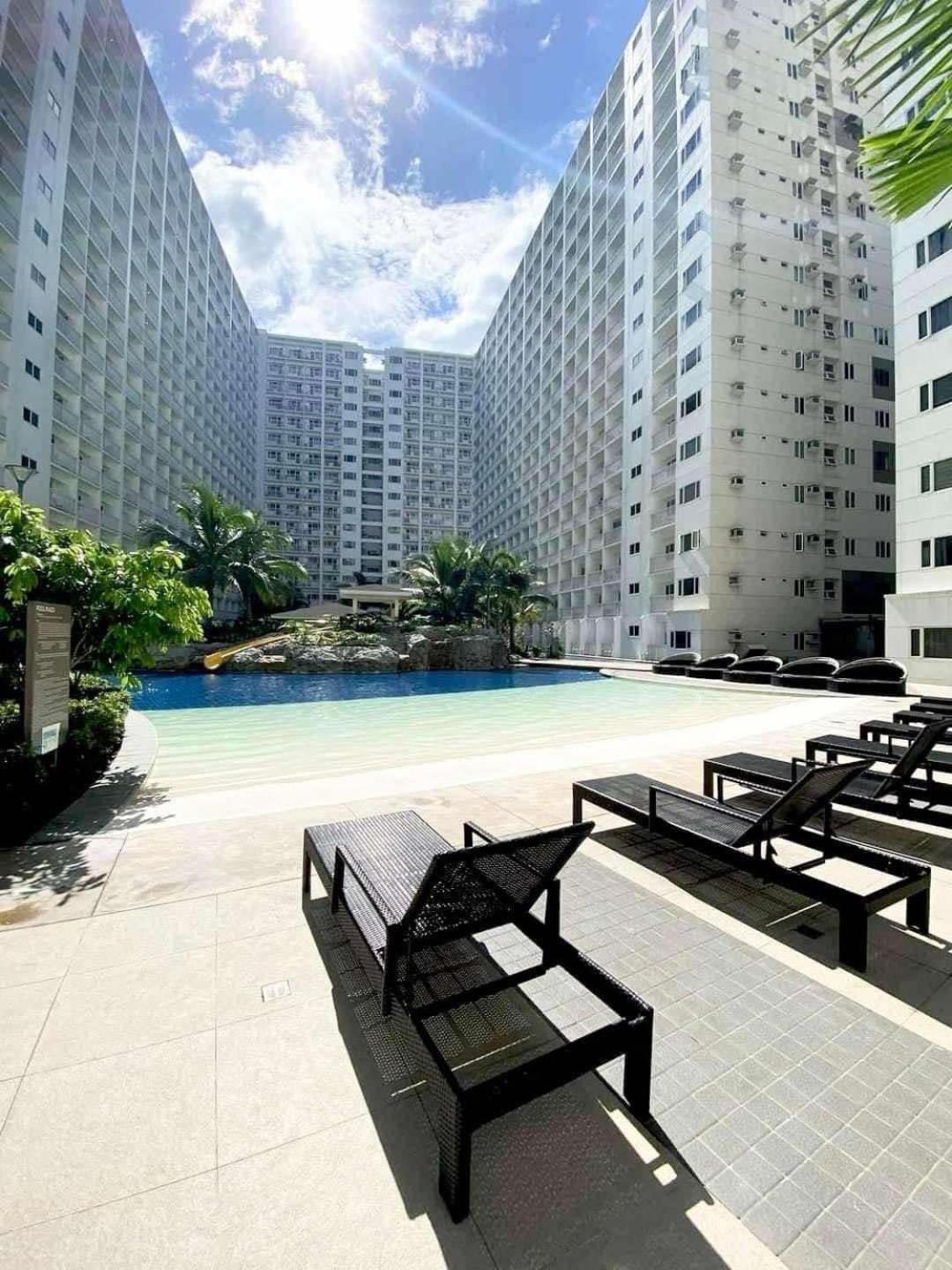 Aparthotel Hiraya Staycation Pasay