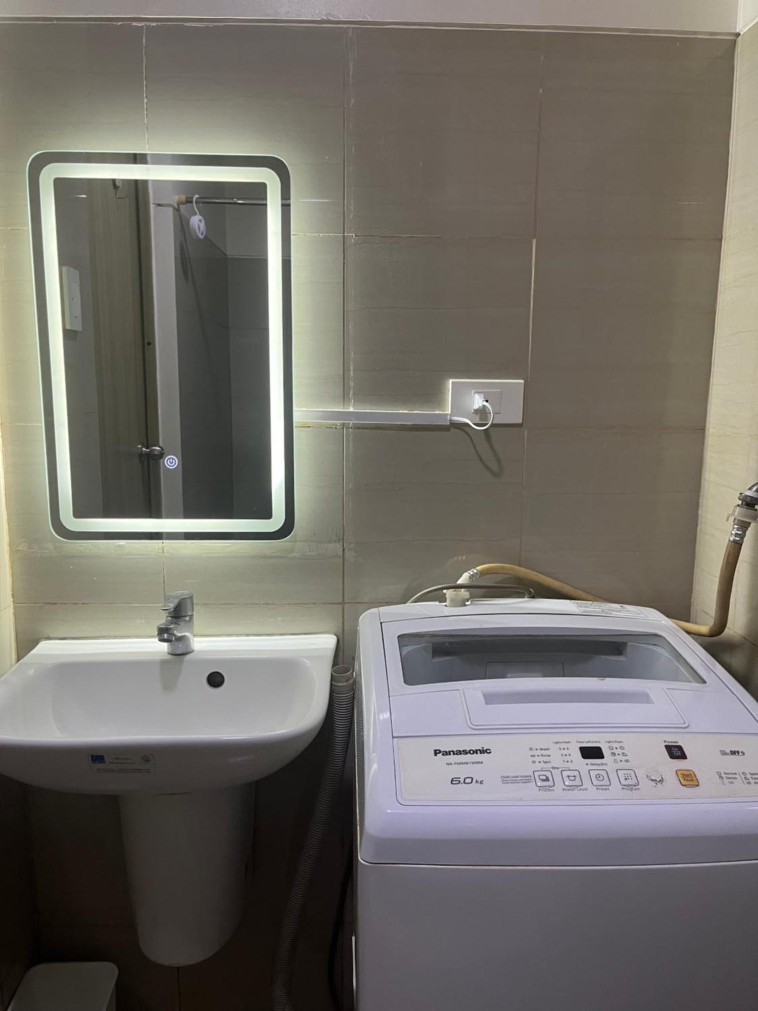 Hiraya Staycation Aparthotel *