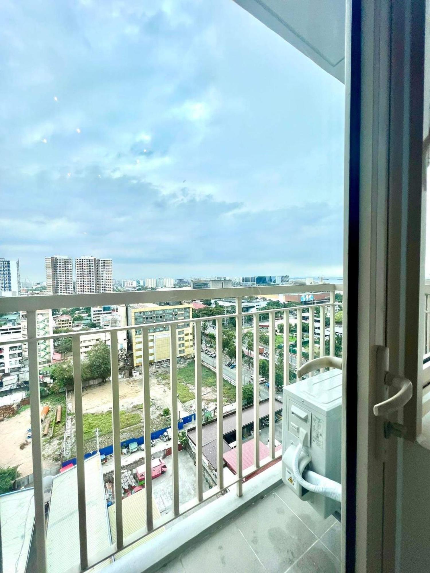 Aparthotel 1br Coast Residences Pasay By Mrsayla *