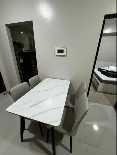 C12f Jrm Staycation Naia T3 Near Airport With Parking *