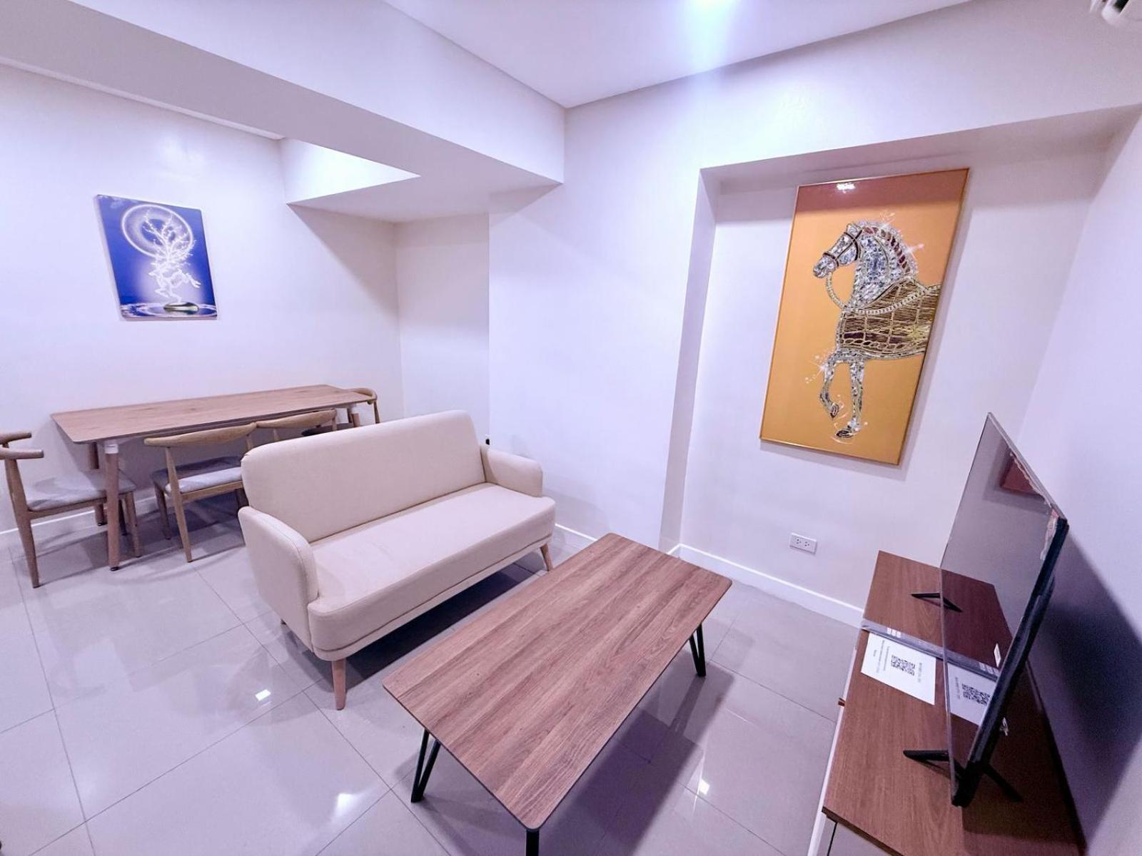 Sapphire Seaview Park Near Okada, Solaire, Moa, Naia Airport * Manila