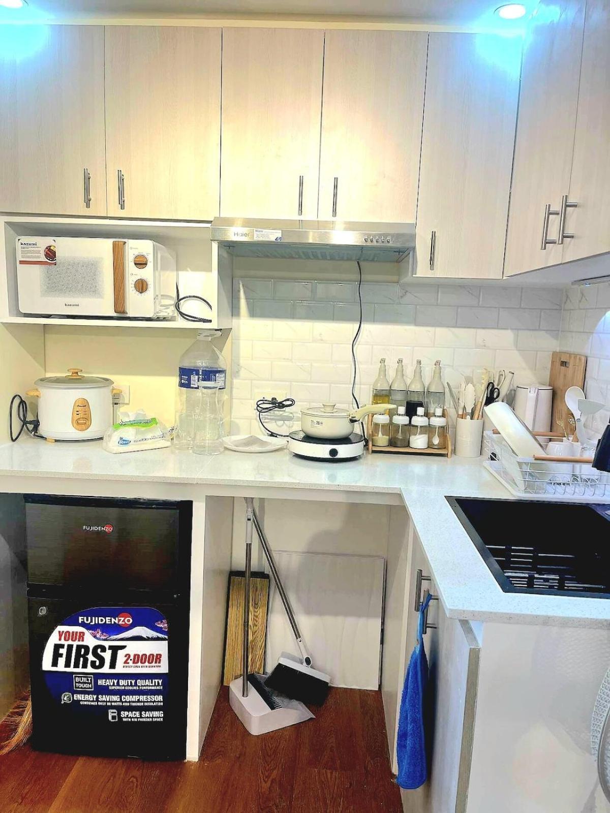 Veronica Grey's Staycation 2br * Manila