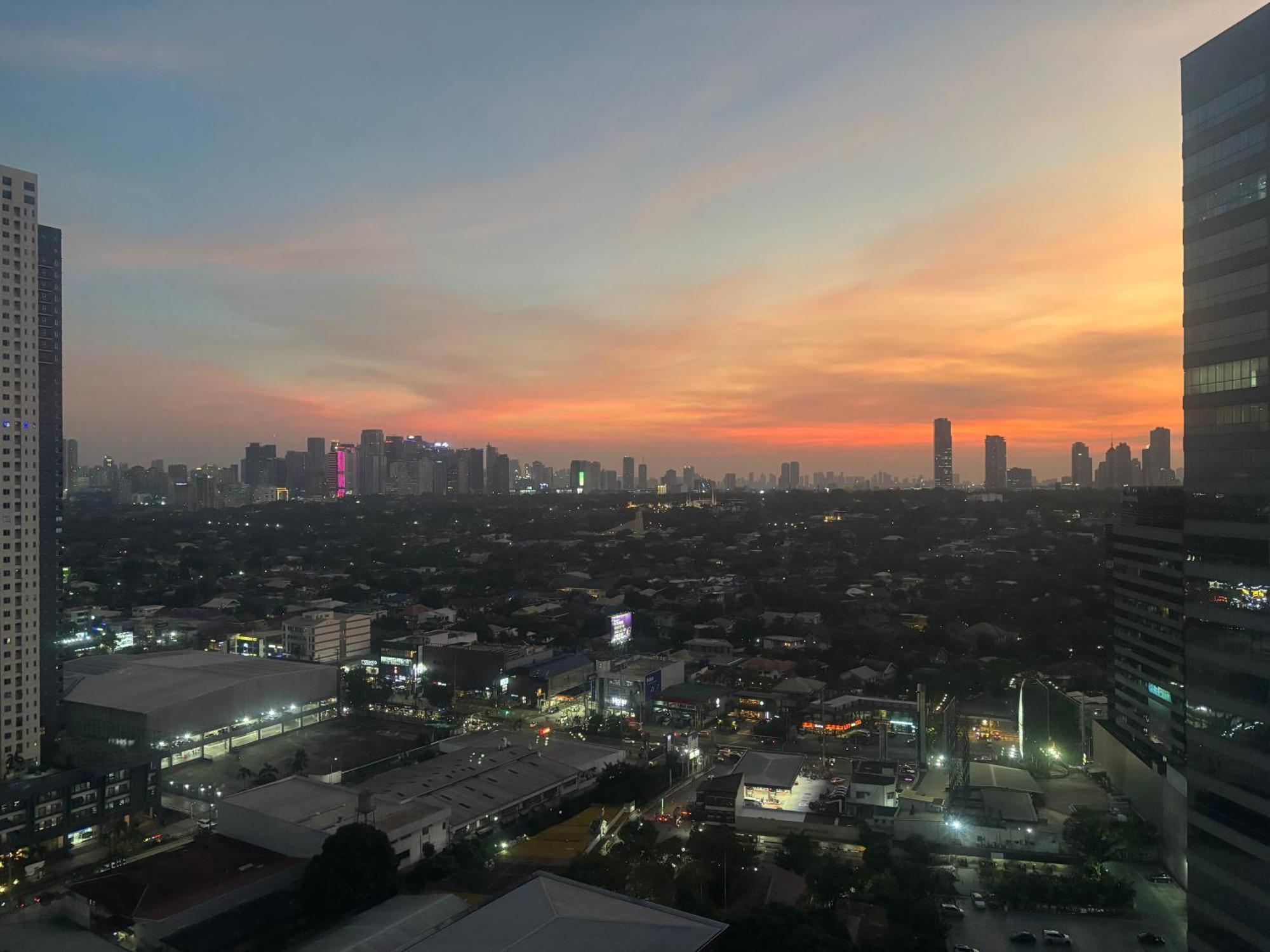 Feel At At Paradise Haven * Manila