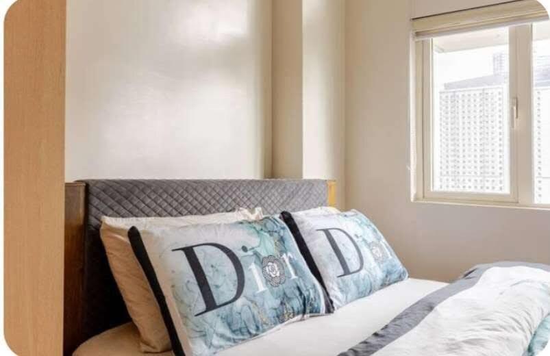 San Antonio One Br Unit 222 Work Station Makati Apartment Manila