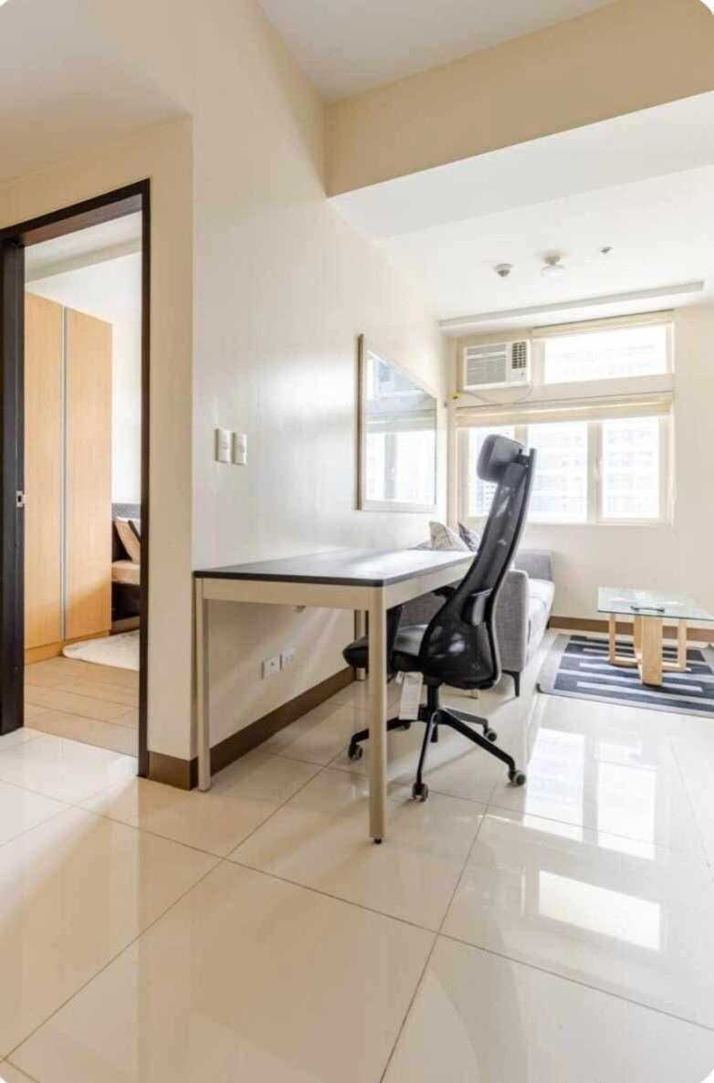 San Antonio One Br Unit 222 Work Station Makati * Manila