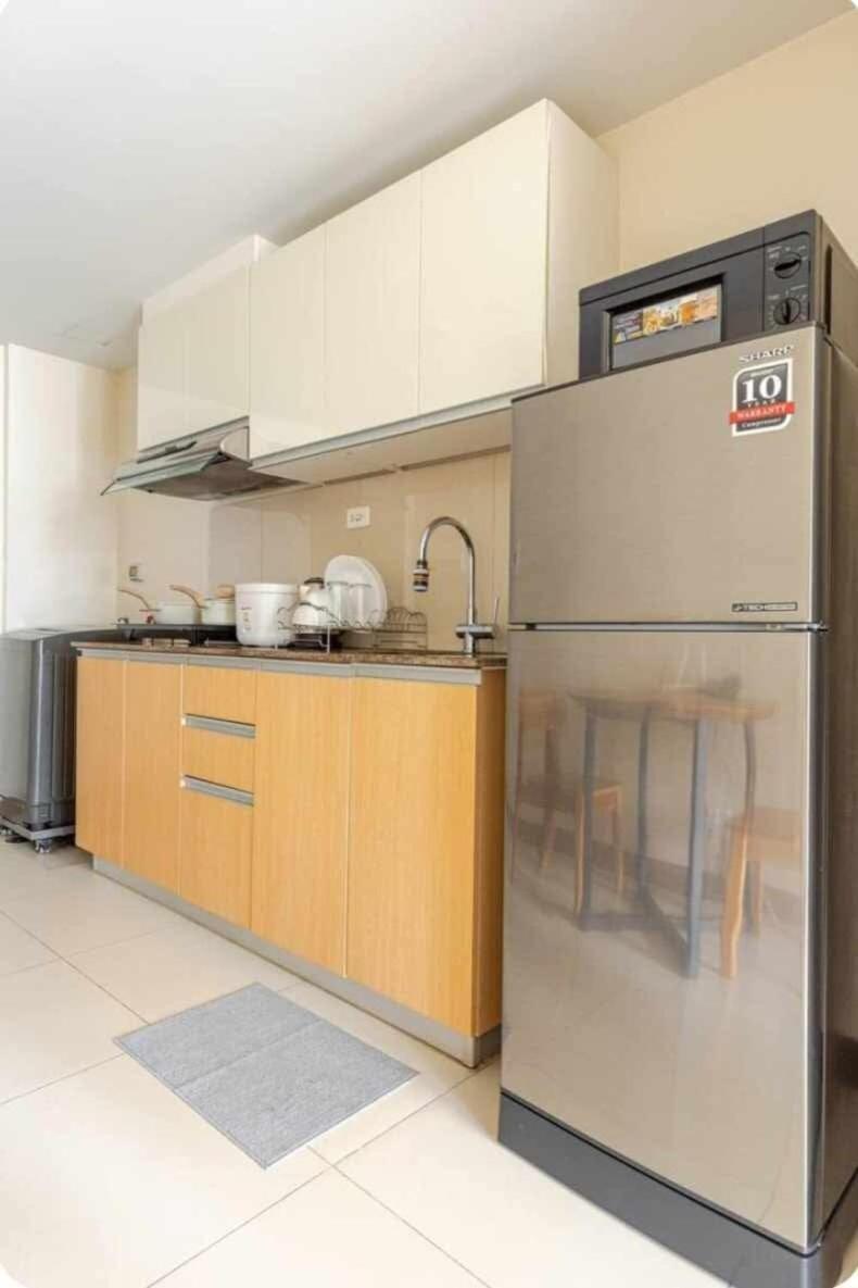 San Antonio One Br Unit 222 Work Station Makati * Manila