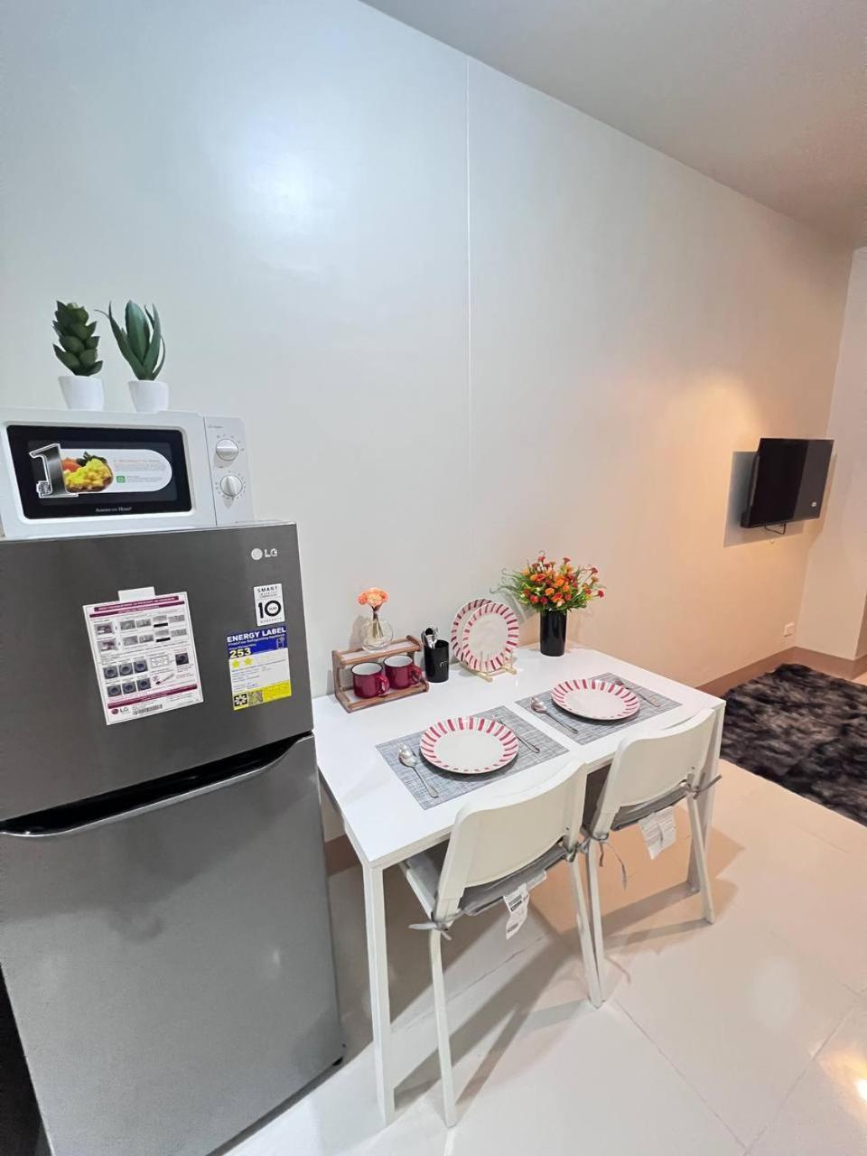 Unistay Shore 3 Pool View W Balcony Near Moa * Manila