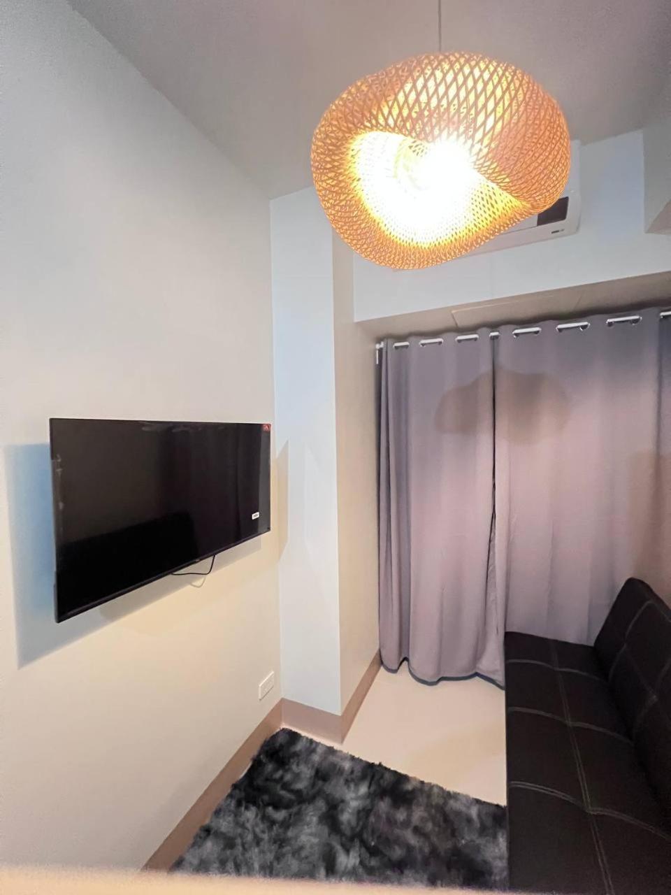 Apartment Unistay Shore 3 Pool View W Balcony Near Moa Manila