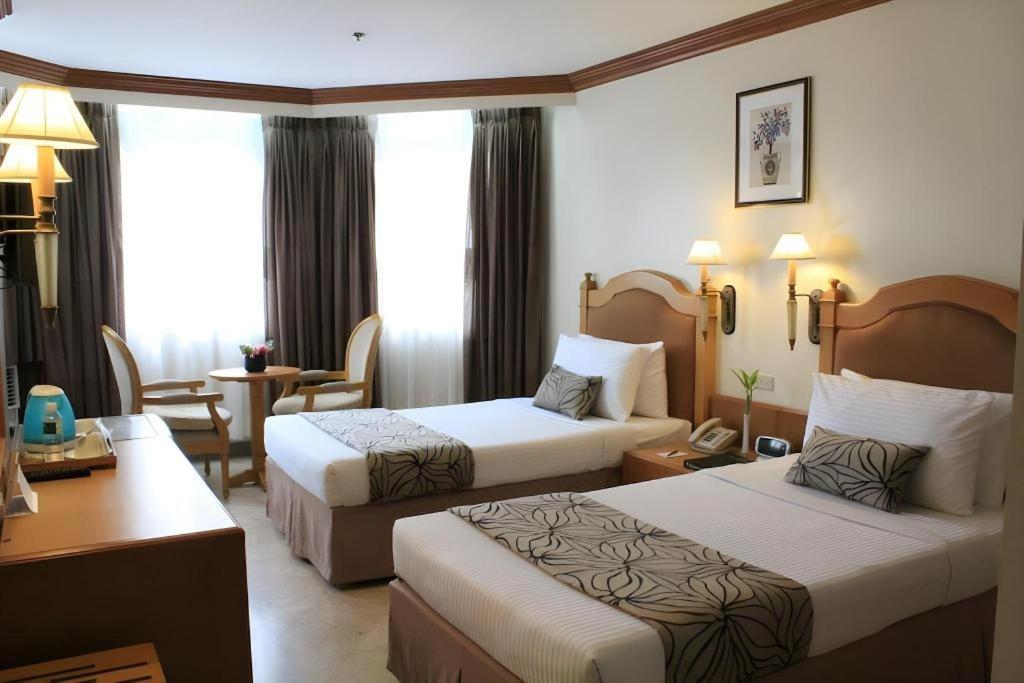Palm Hotel Manila