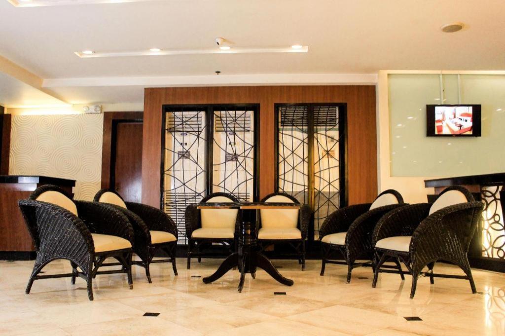 Palm Hotel