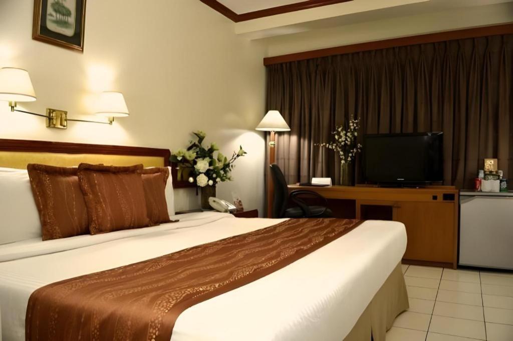 Palm Manila