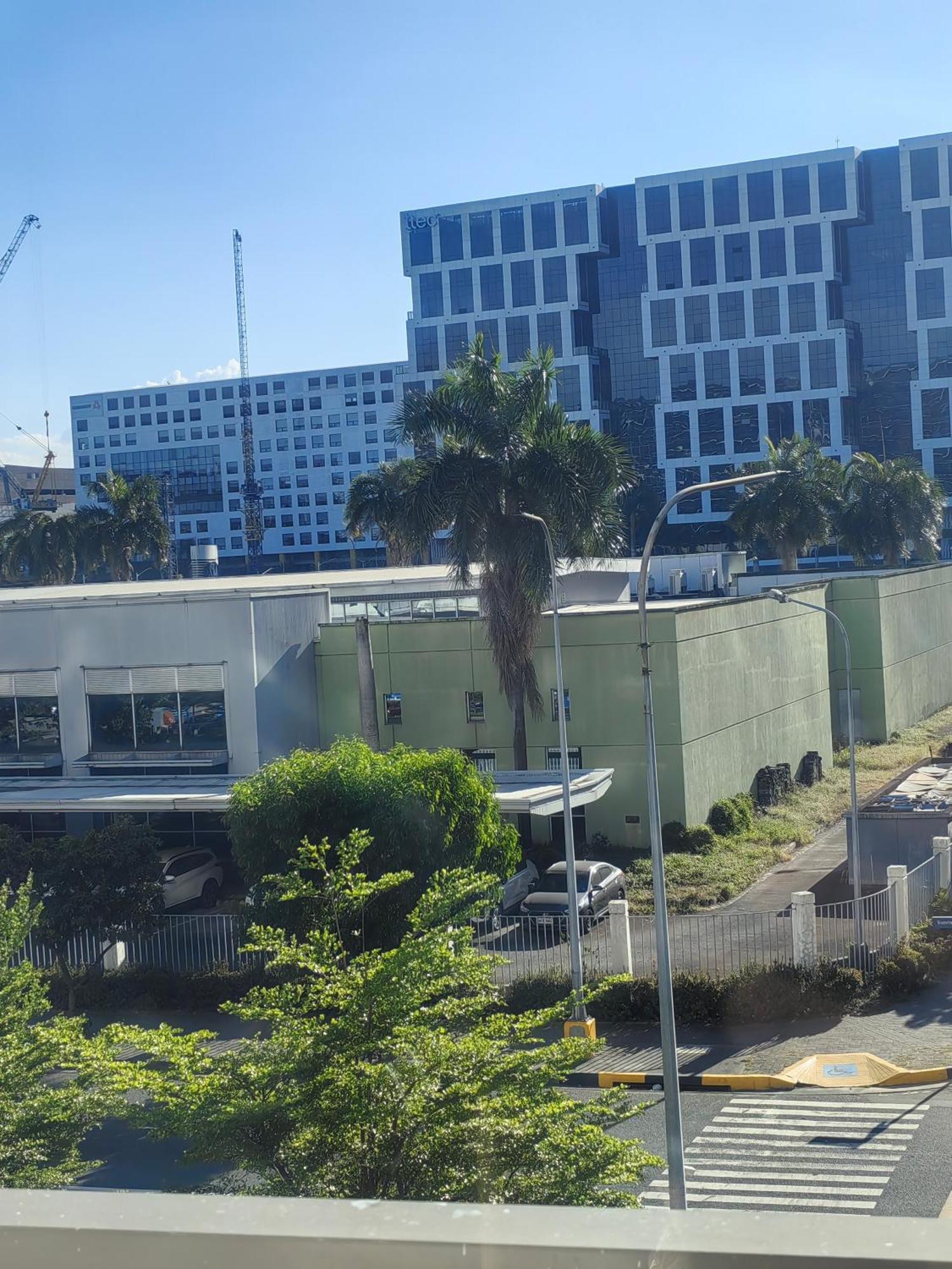 Ahd Staycation Around Moa Apartment *