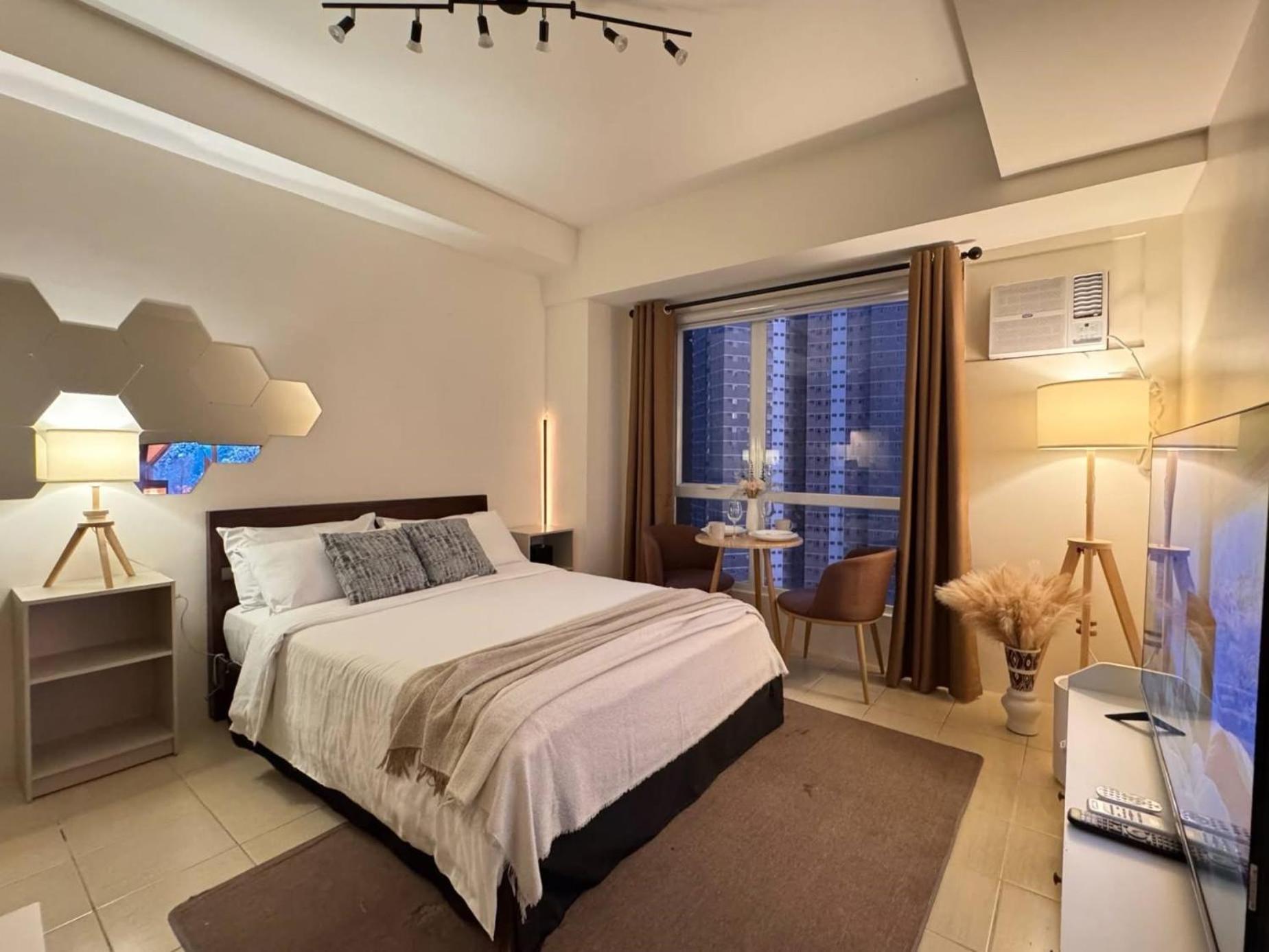 Camari Mandaluyong Staycation 1 With Ps4, 400mbps Wifi, Pool, Netflix Near Mrt Boni, Bgc, Megamall, Makati Apartment Manila