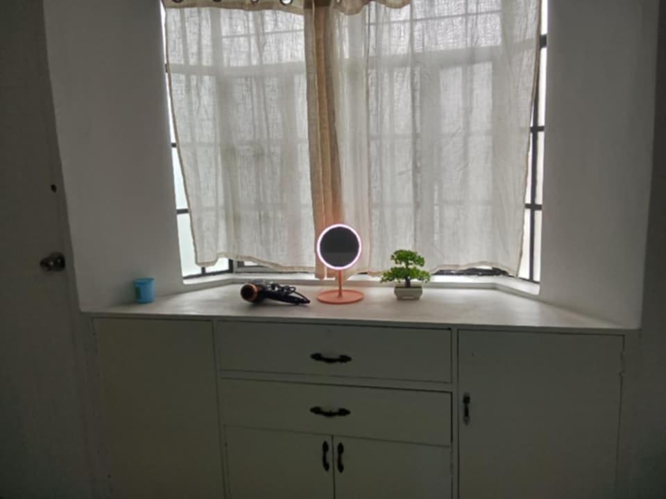 2br Staycation Family Near Naia,smbicutan,bgc Manila