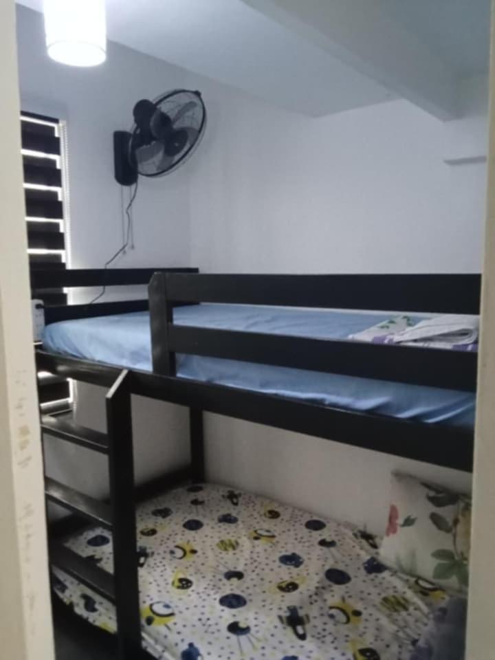 2br Staycation Family Near Naia,smbicutan,bgc Apartment *