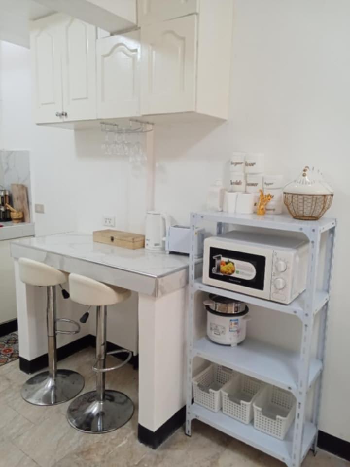 2br Staycation Family Near Naia,smbicutan,bgc Apartment Manila