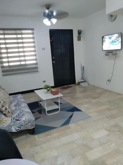 Apartment 2br Staycation Family Near Naia,smbicutan,bgc Manila
