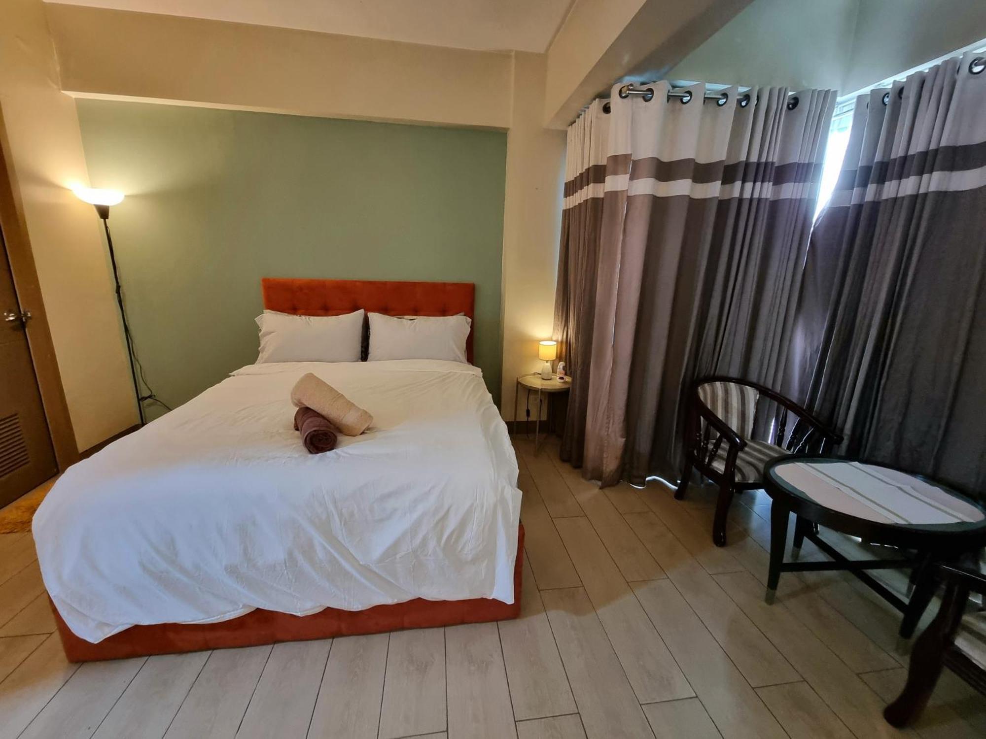 Apartment Palm Tree Near Mnl Airport Terminal 3 By Elr *