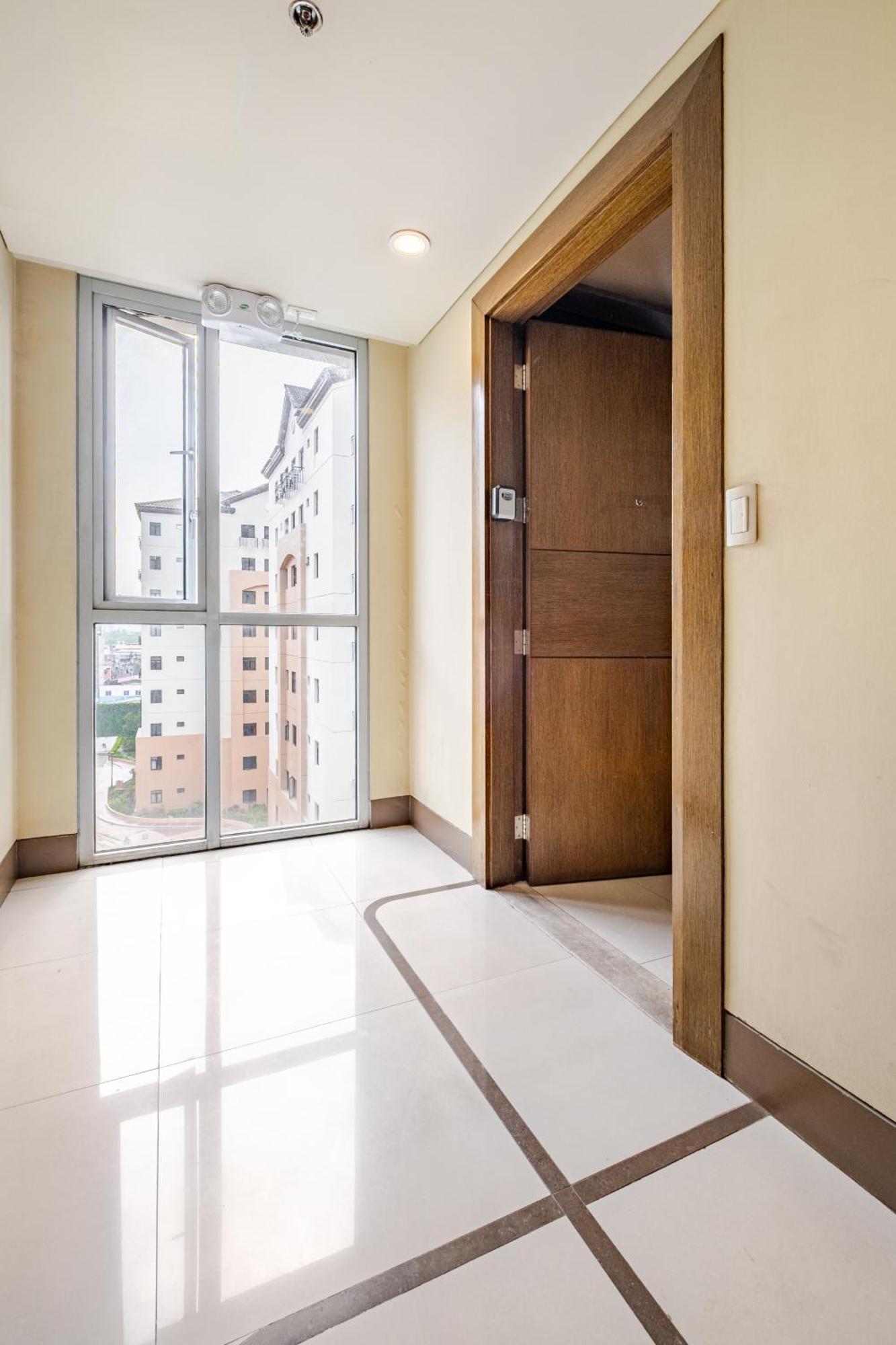 Modern Infront Of Naia T3 Apartment *