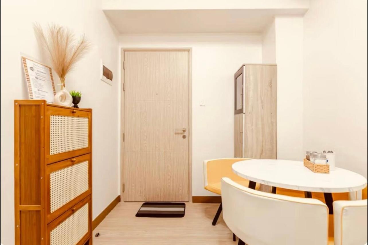 Apartment 2 Bedroom Trees Residences Netflix Games Karaoke