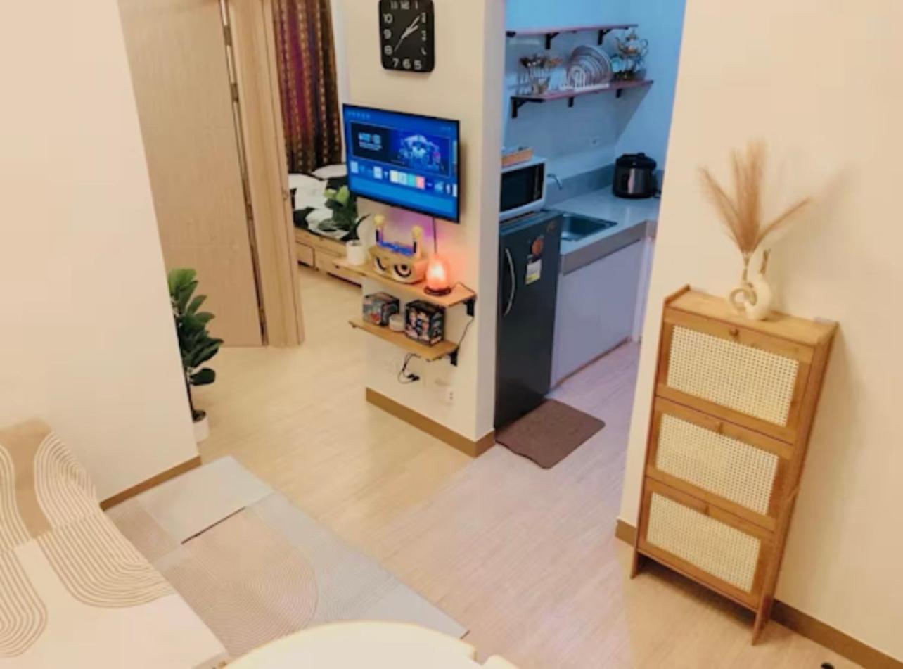 Apartment 2 Bedroom Trees Residences Netflix Games Karaoke