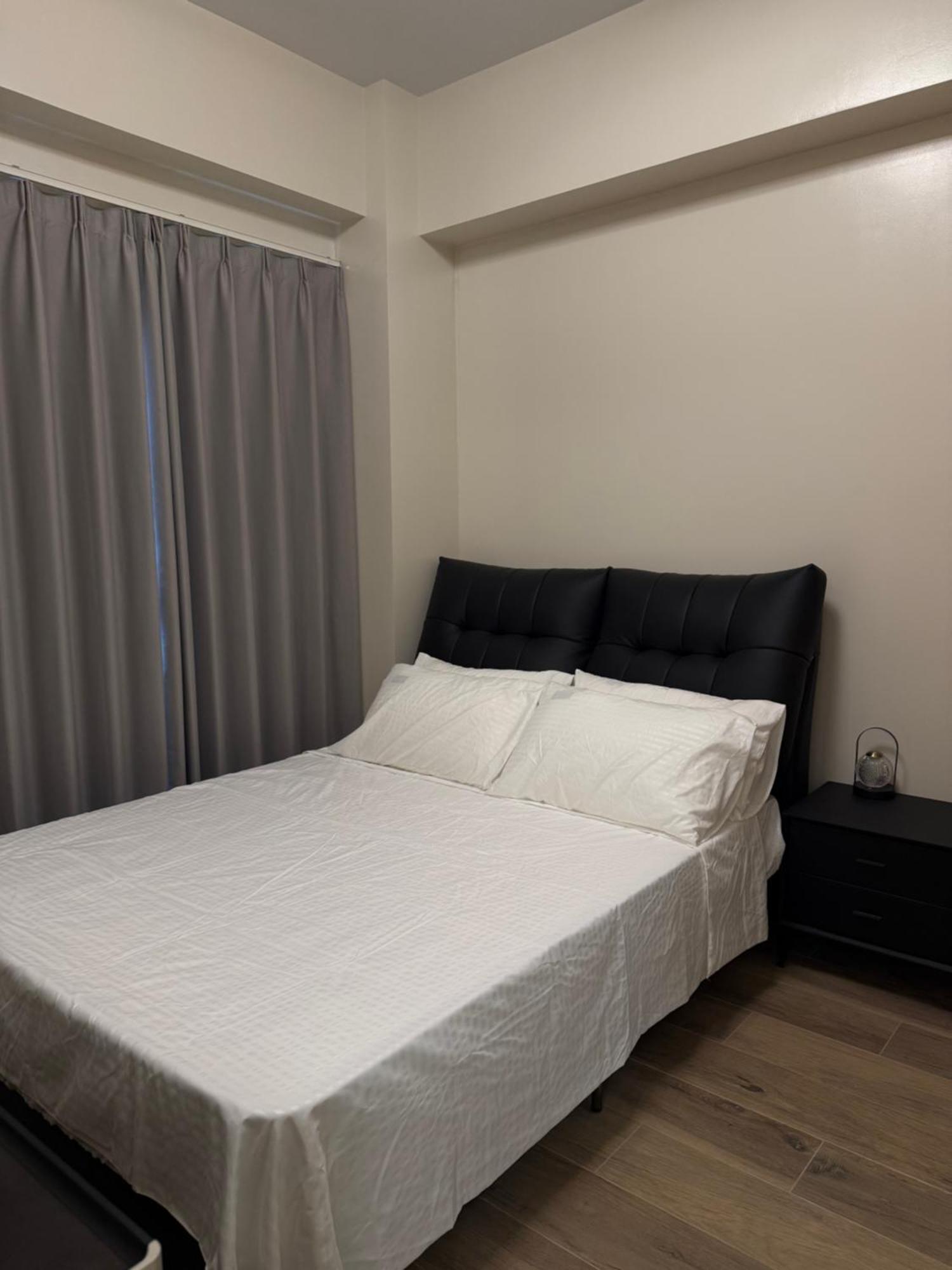 Luxurious Modern Cozy Bayview Pool View 1 2 3 Bedrooms Near Airports Okada Solaire Moa Manila