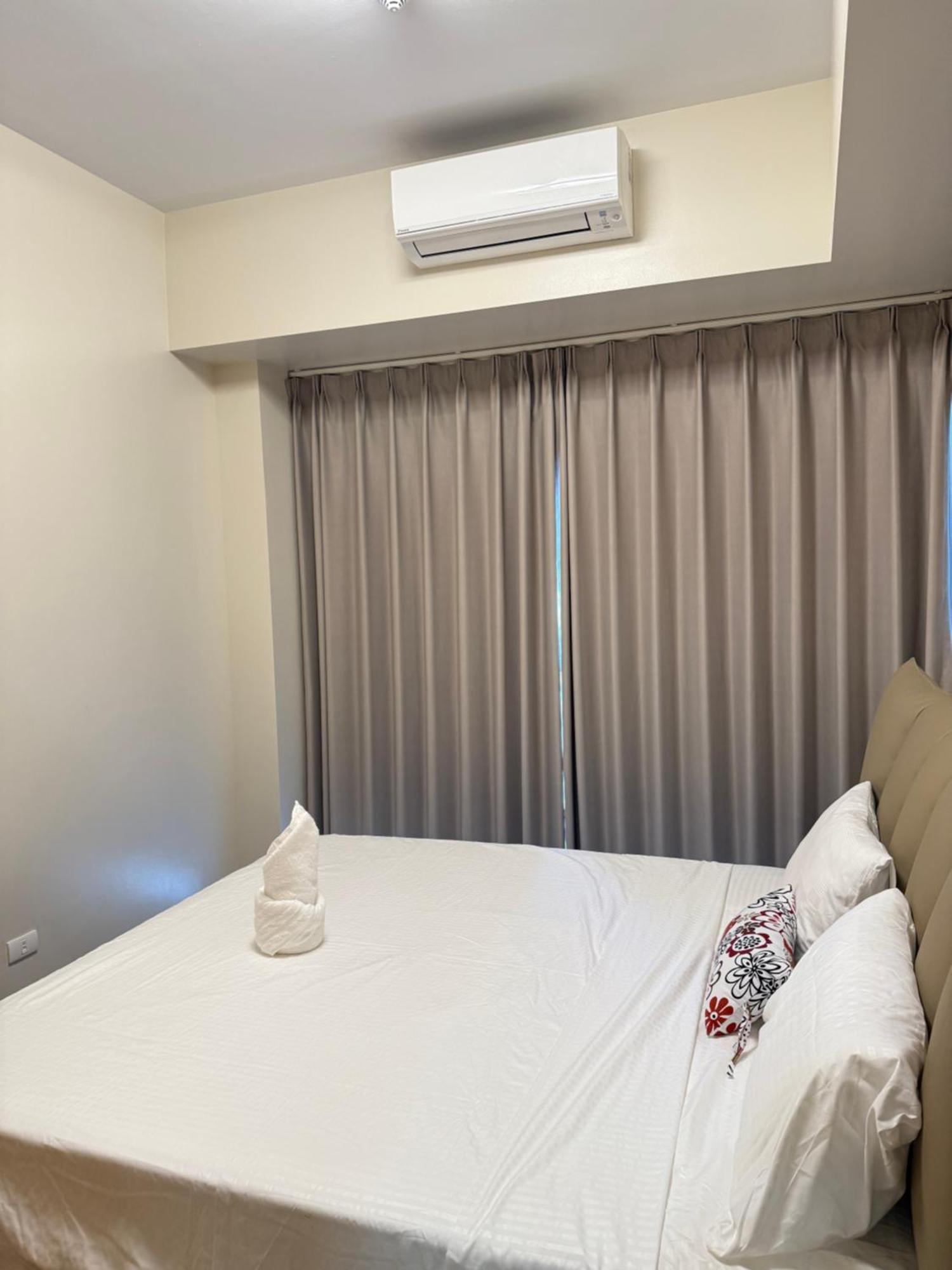 Luxurious Modern Cozy Bayview Pool View 1 2 3 Bedrooms Near Airports Okada Solaire Moa Apartment *