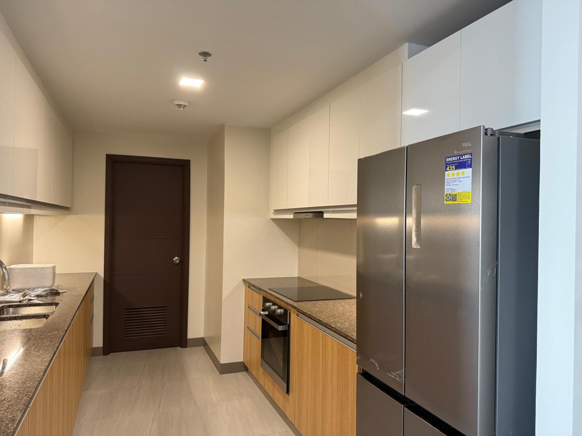 Luxurious Modern Cozy Bayview Pool View 1 2 3 Bedrooms Near Airports Okada Solaire Moa Apartment *