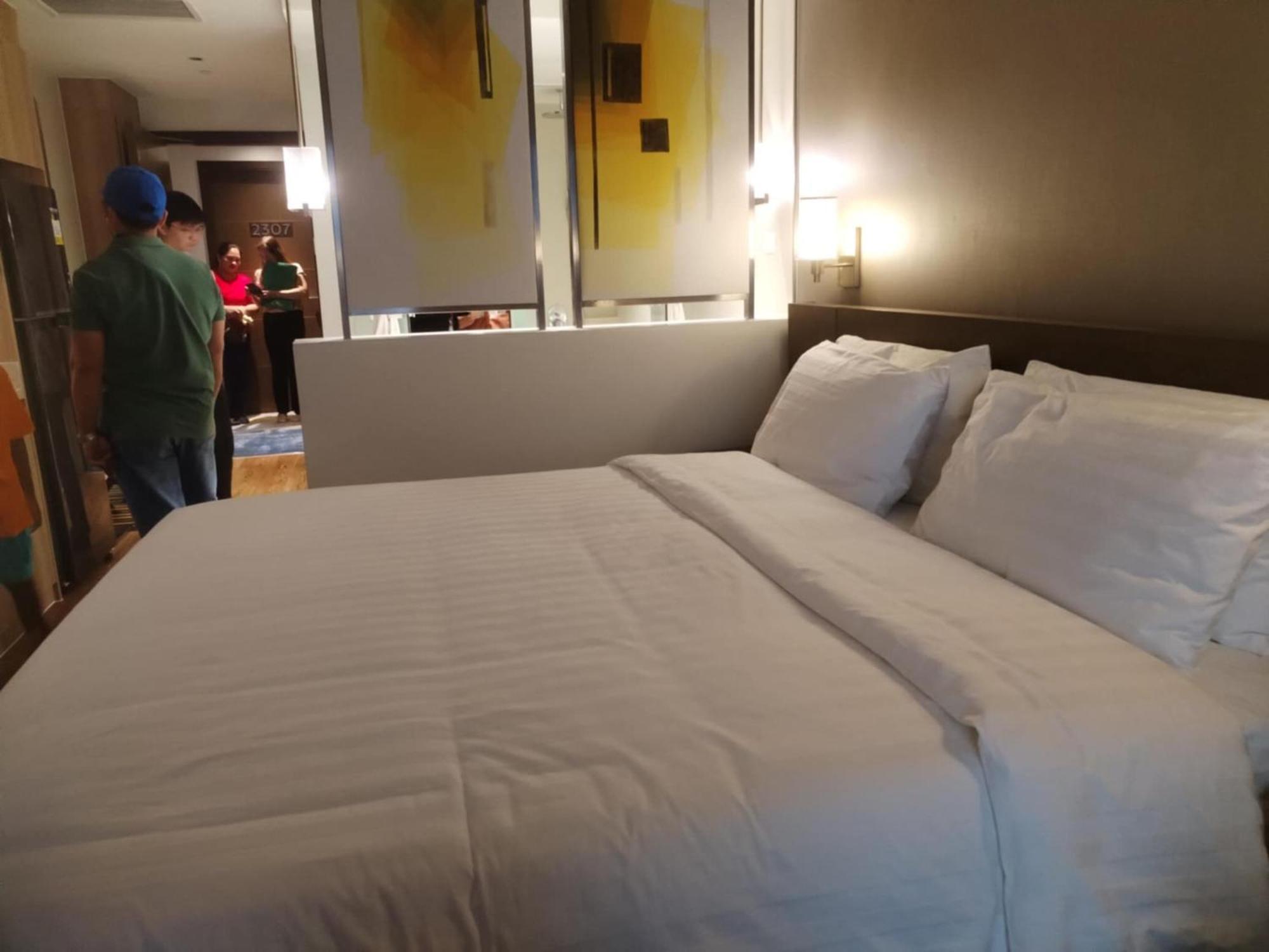 Novotel Residences Manila Luxury With Pool & Gym Access At Acqua Hotel Mandaluyong