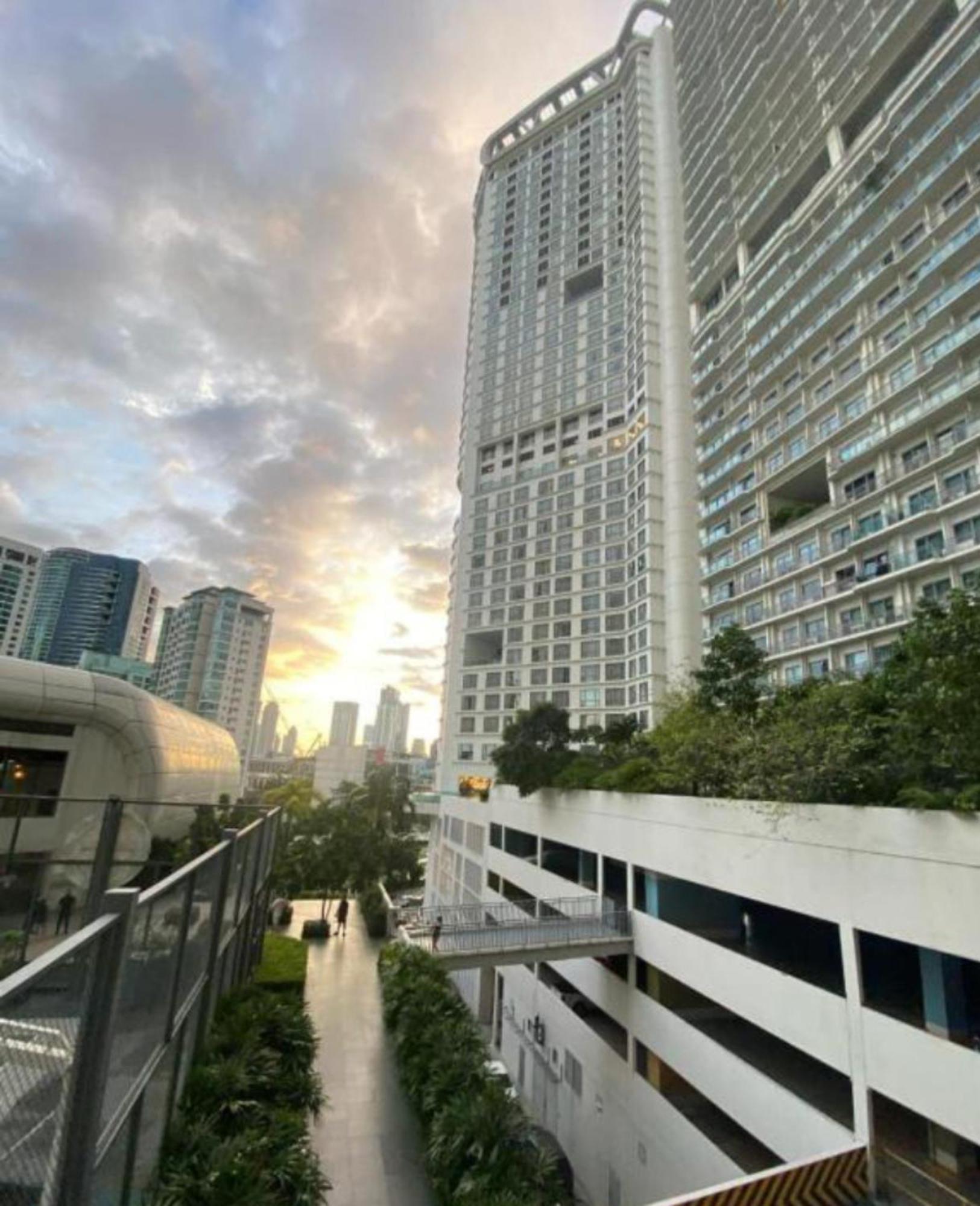 Novotel Residences Manila Luxury With Pool & Gym Access At Acqua