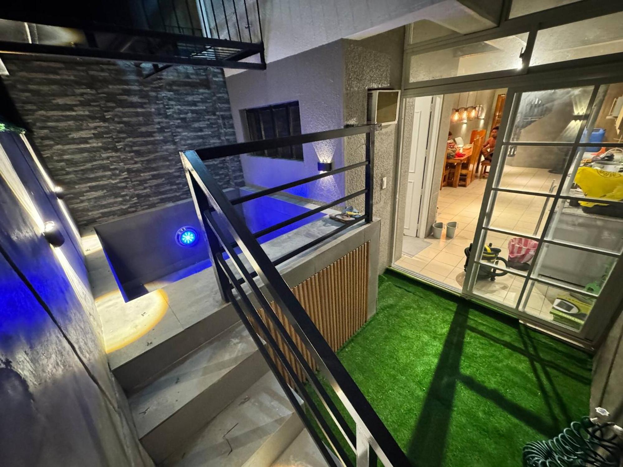 Spacious 4br With Garage, 8-12guests, Near Airport Holiday home Manila