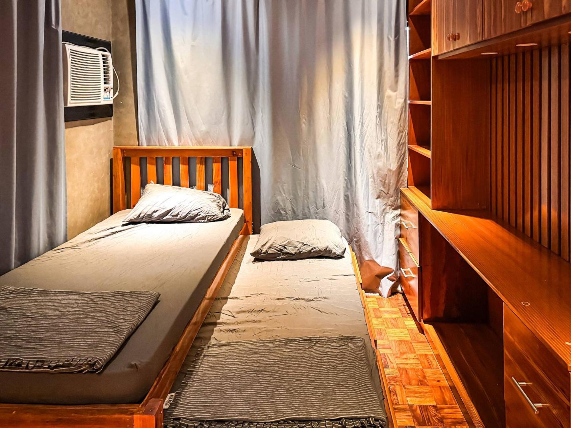 Spacious 4br With Garage, 8-12guests, Near Airport Holiday home Manila
