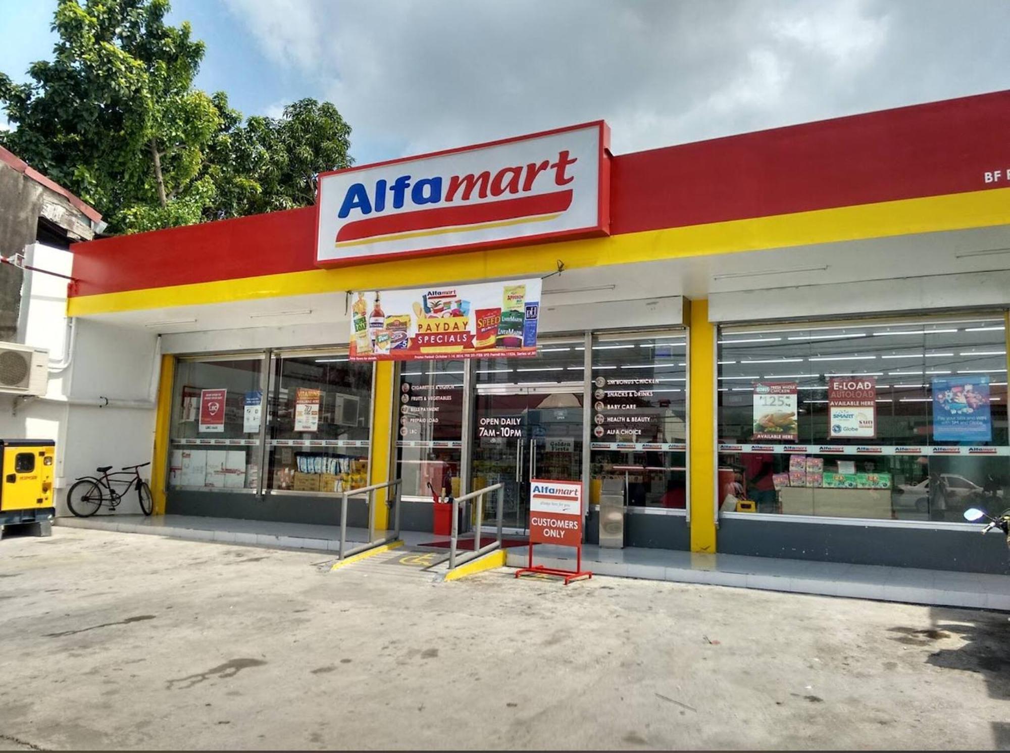 Holiday home Spacious 4br With Garage, 8-12guests, Near Airport Manila