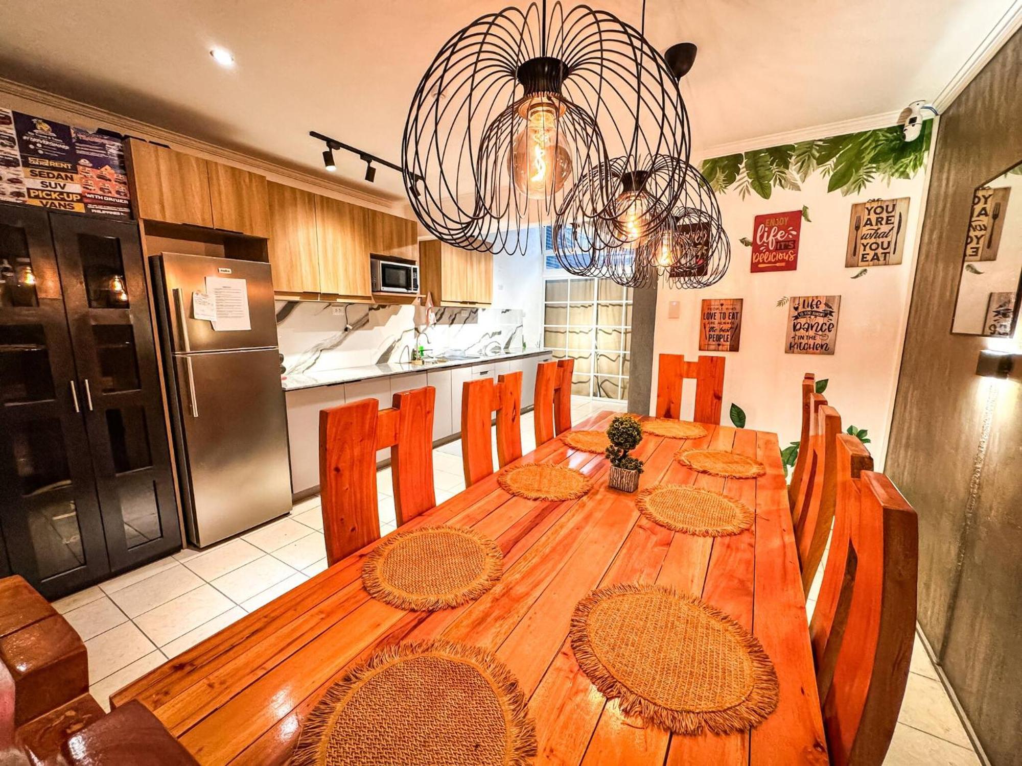 Spacious 4br With Garage, 8-12guests, Near Airport * Manila