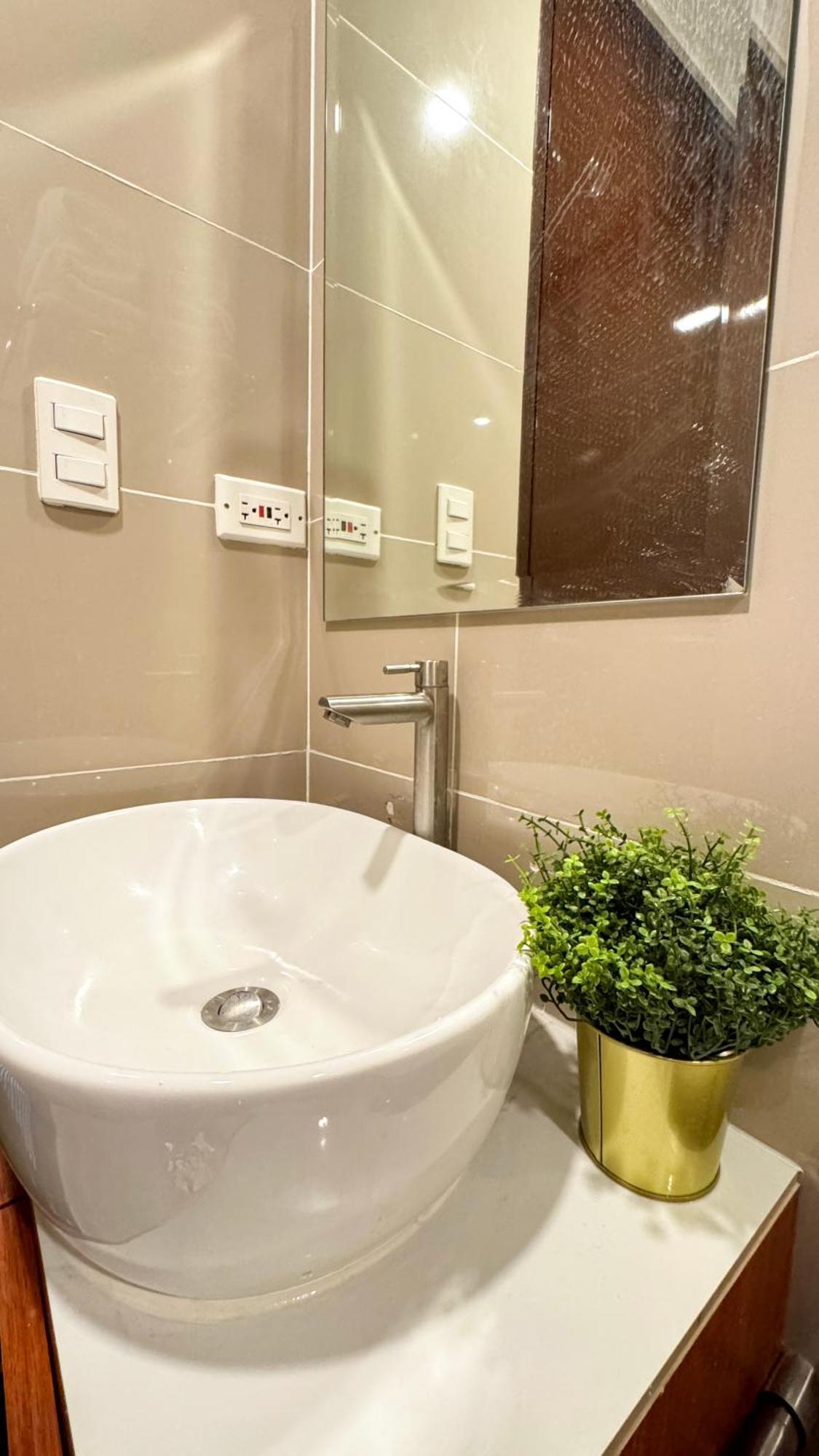 Cylos Place Manhattan Cubao 2br Unit * Manila