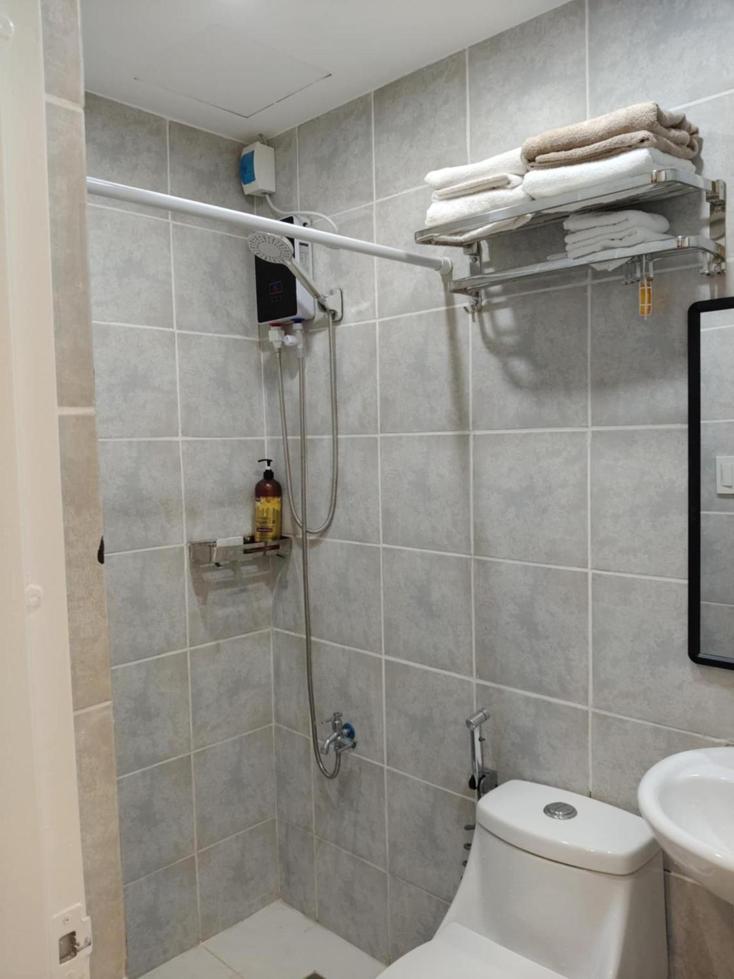 Condo-hotel Quezon City- Pool View Hotel